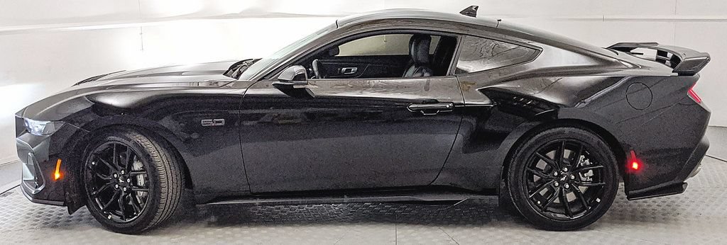 Certified 2025 Ford Mustang GT Premium RWD image 5