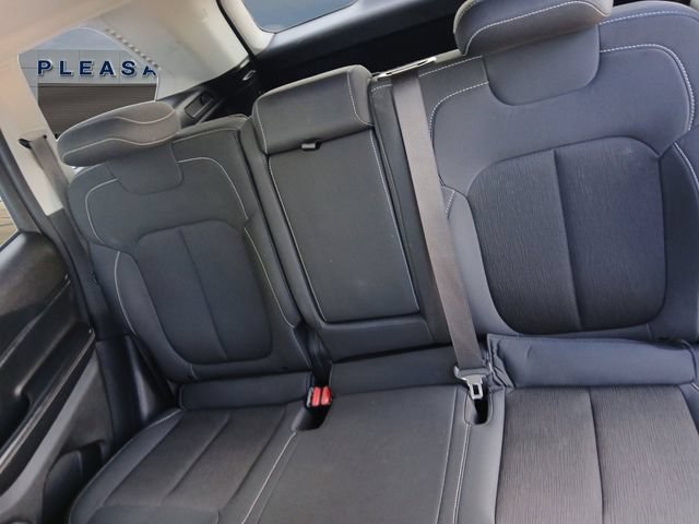 Used 2024 Jeep Grand Cherokee Laredo RWD image 13