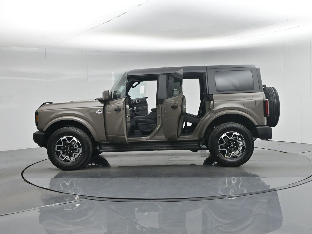 Certified 2026 Ford Bronco Outer Banks AWD/4WD image 8