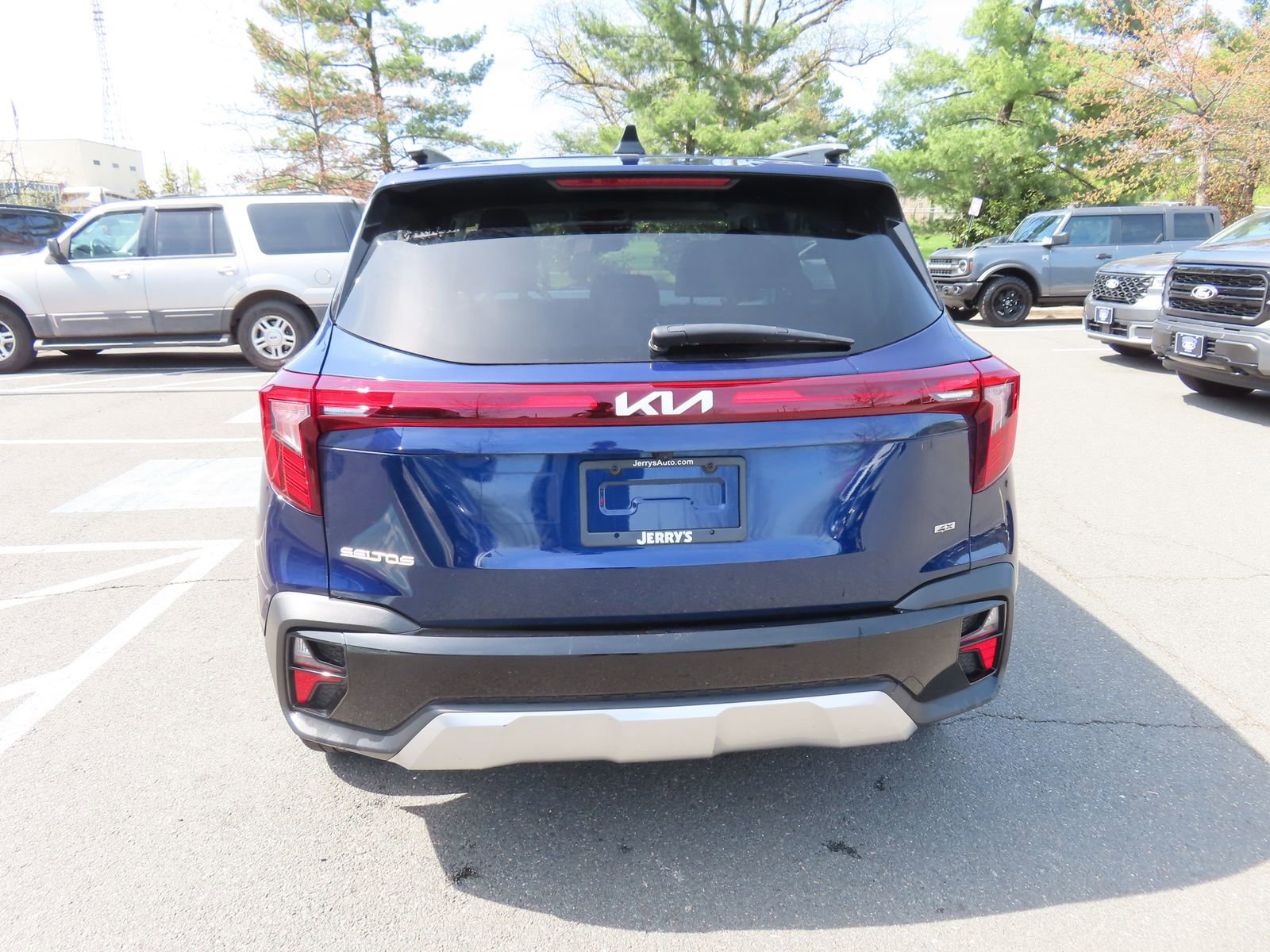 Used 2024 Kia Seltos EX image 5