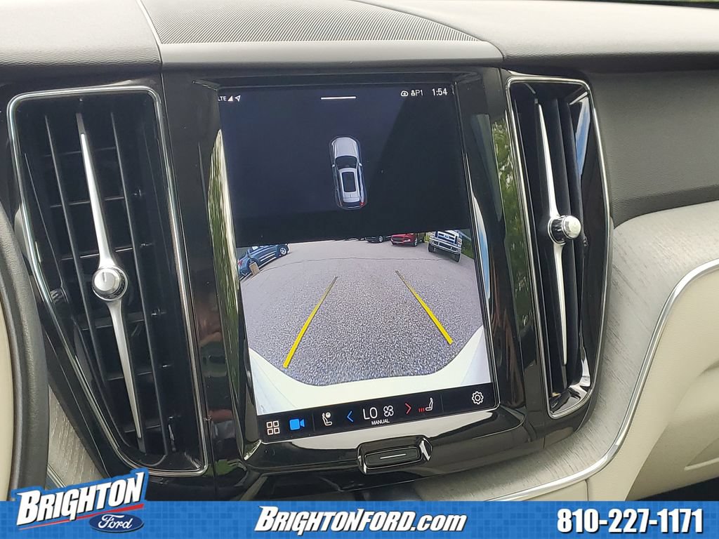Used 2023 Volvo XC60 B5 Plus AWD/4WD image 25