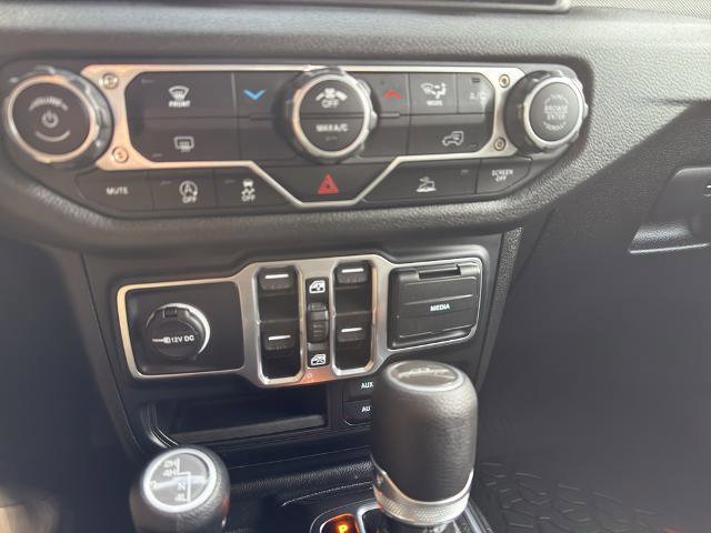 Used 2025 Jeep Gladiator Sport image 27