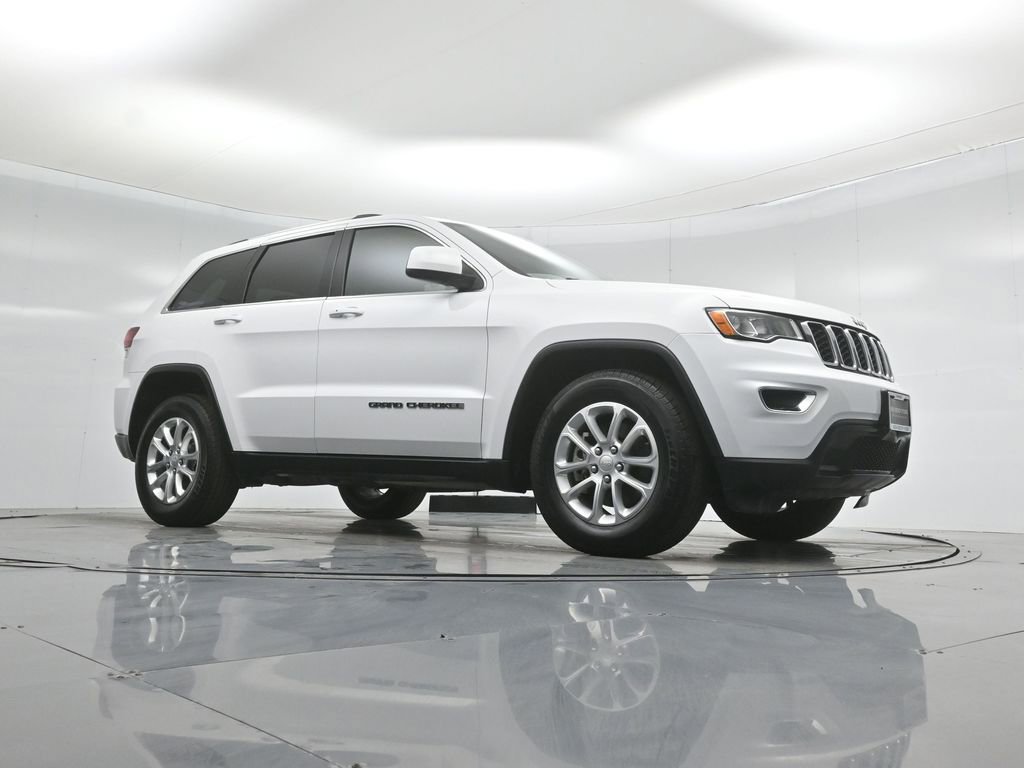 Used 2021 Jeep Grand Cherokee Laredo RWD image 4
