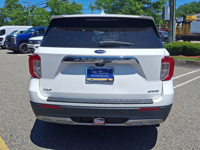 Certified 2023 Ford Explorer XLT w/ Equipment Group 202A AWD/4WD image 15