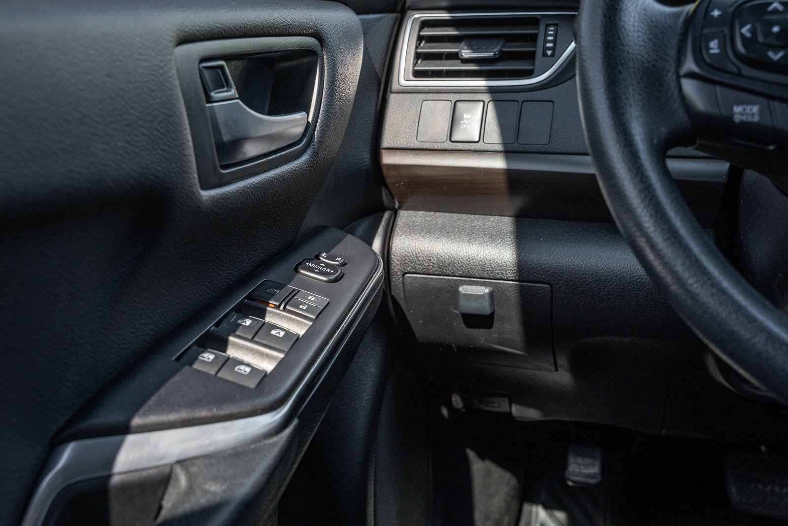 Used 2017 Toyota Camry SE FWD image 26