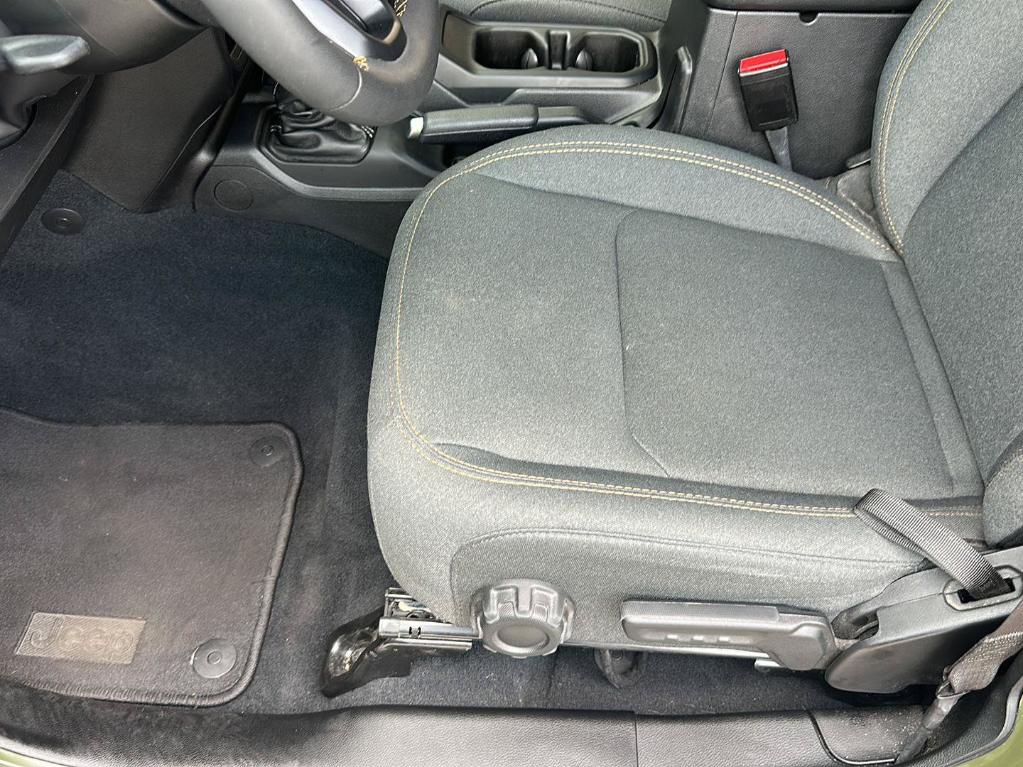 Used 2024 Jeep Wrangler Unlimited Sport AWD/4WD image 13
