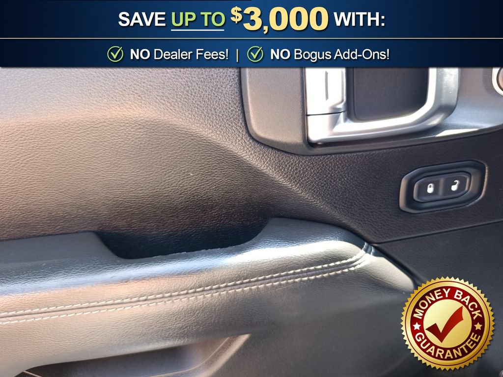 Used 2019 Jeep Wrangler Unlimited Sahara AWD/4WD image 16