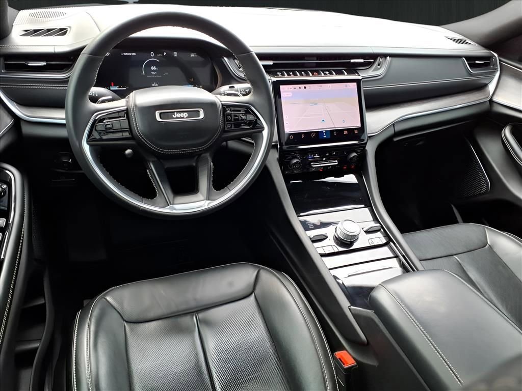 Used 2023 Jeep Grand Cherokee Overland image 14