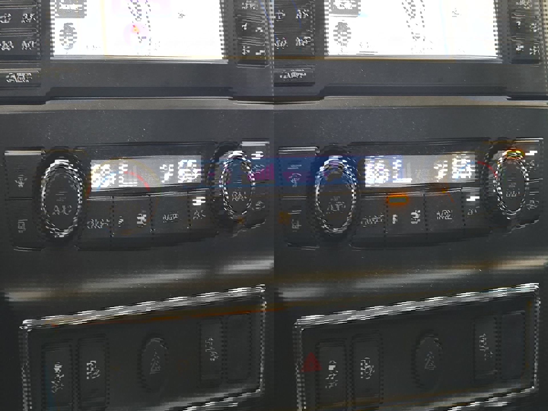 Used 2017 Nissan Titan SV image 19