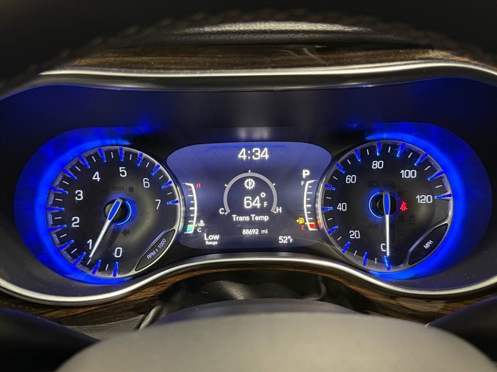 Used 2022 Chrysler Pacifica Limited image 21