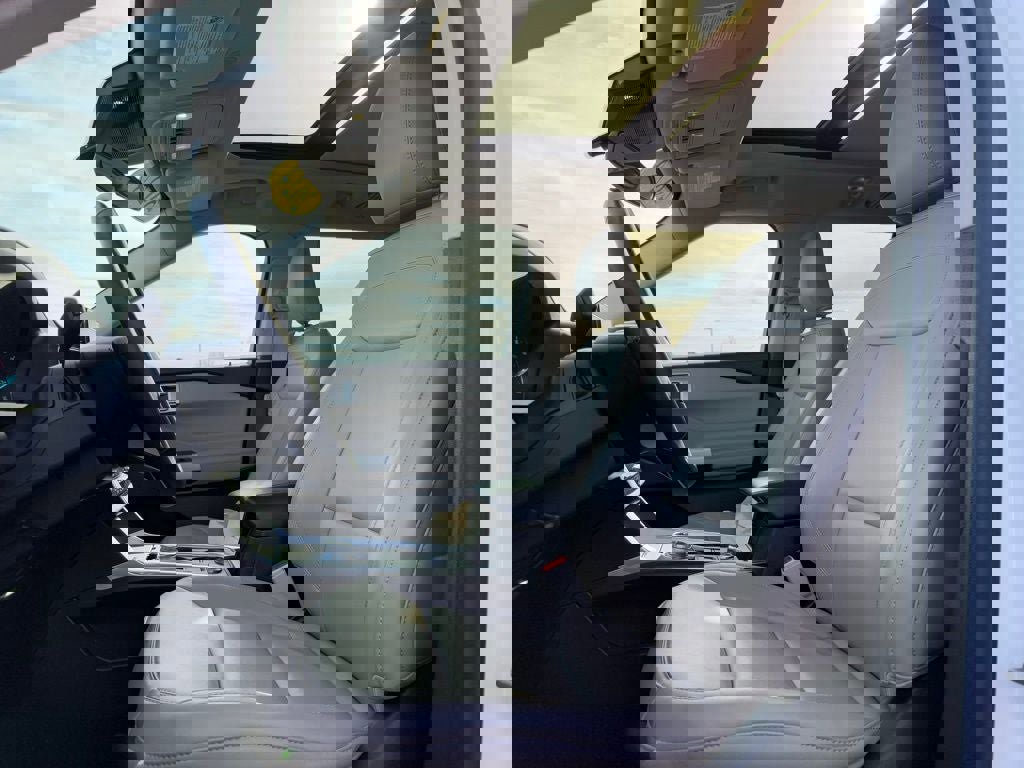 Certified 2024 Ford Explorer XLT w/ Equipment Group 202A image 19