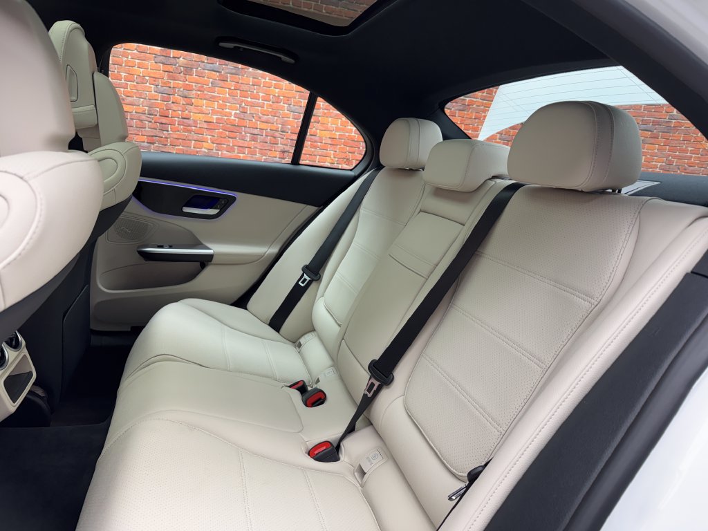 Used 2024 Mercedes-Benz C 300 4MATIC Sedan image 25