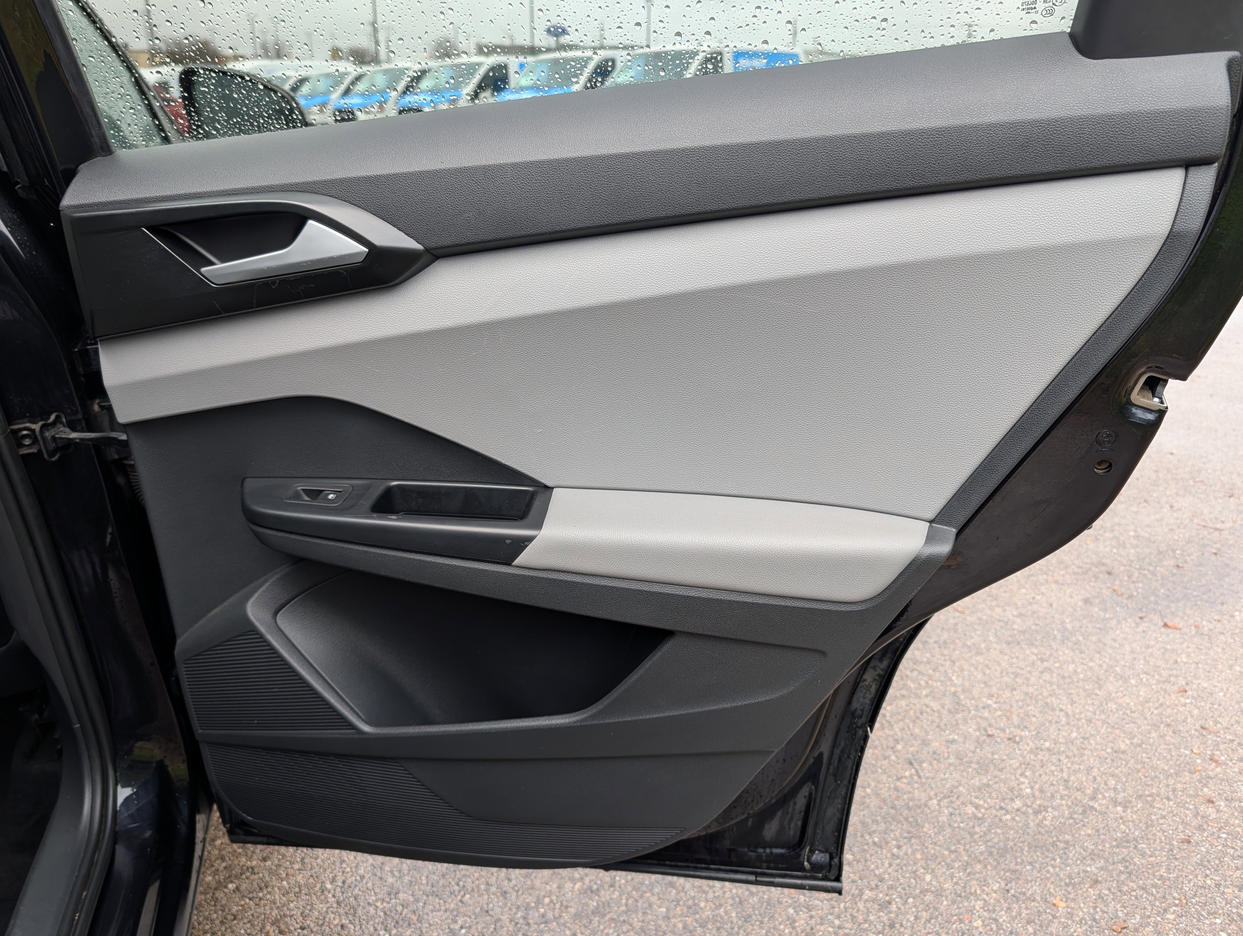 Used 2023 Volkswagen Taos SE image 36