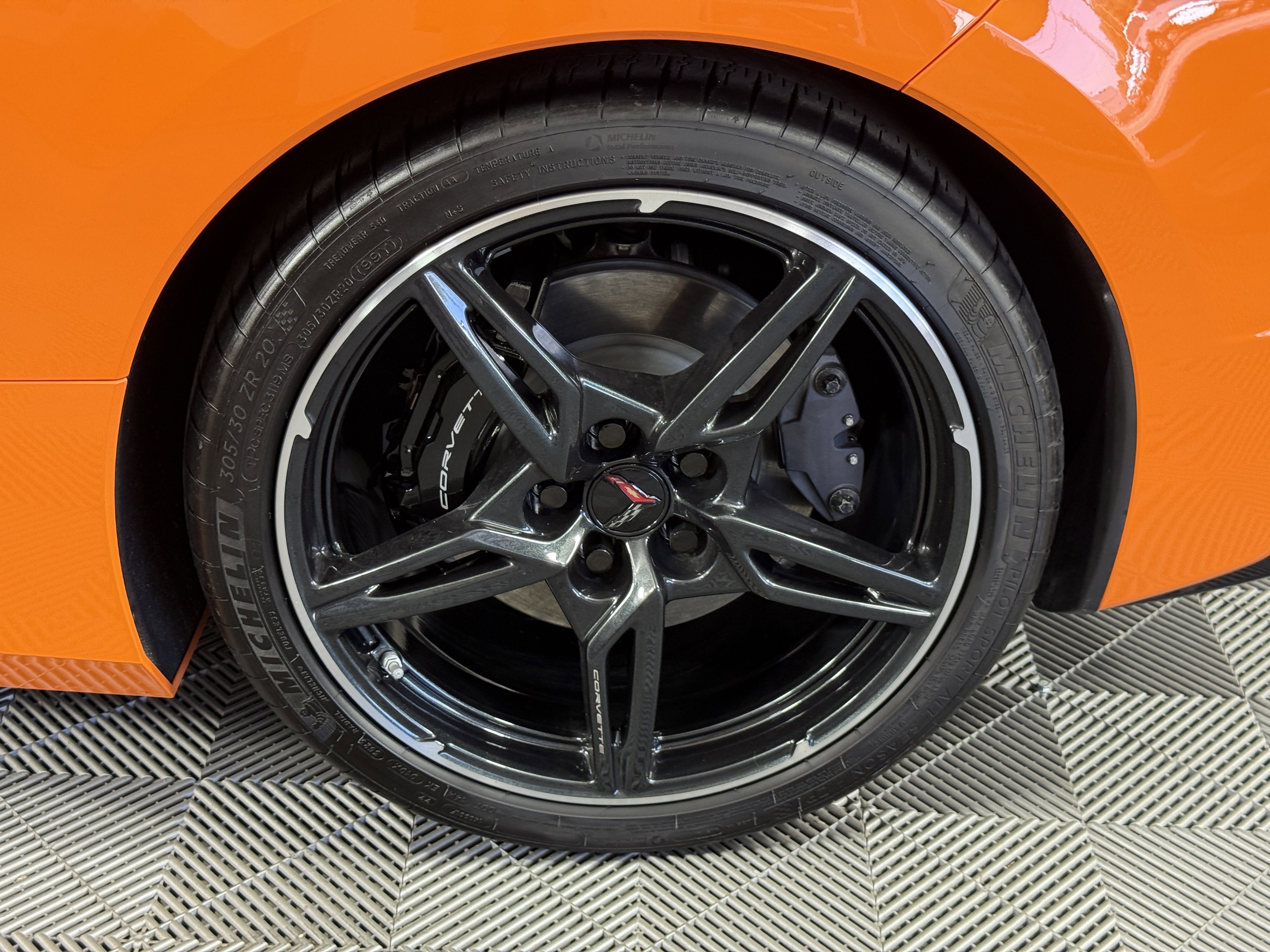 Used 2024 Chevrolet Corvette Stingray Premium Conv w/ Battery Protection Package image 29