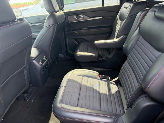 Certified 2025 Ford Explorer ST-Line w/ Premium Package AWD/4WD image 8