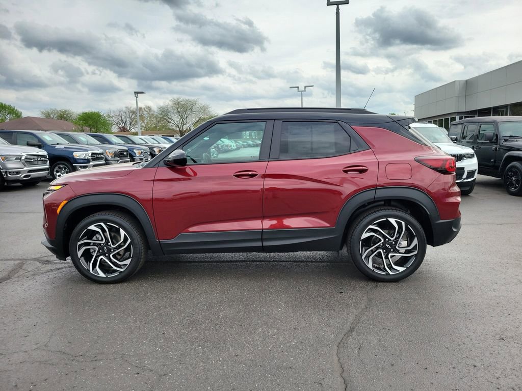 Used 2024 Chevrolet TrailBlazer RS w/ Convenience Package image 2