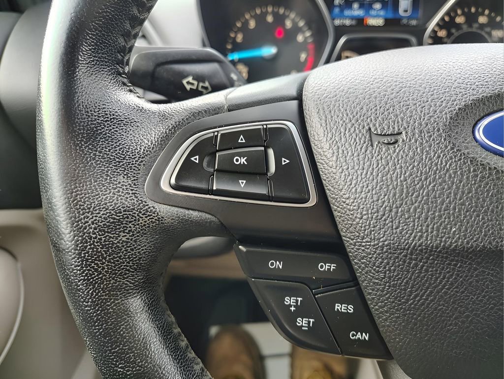 Certified 2019 Ford Escape SEL image 17