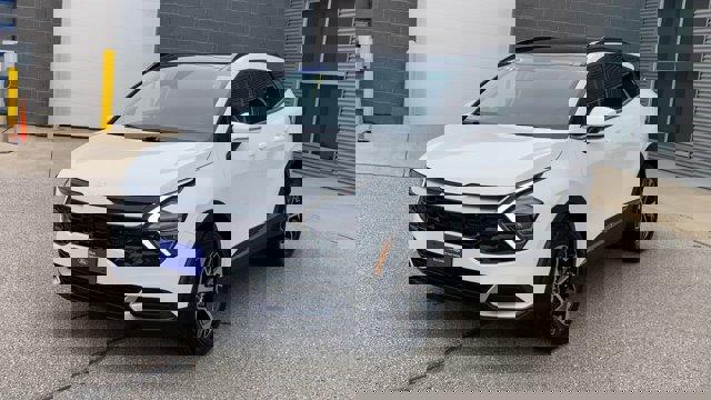 Used 2025 Kia Sportage EX w/ EX Premium Package AWD/4WD image 5