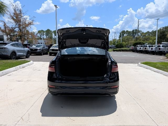 Used 2025 Volkswagen Jetta SE FWD image 8