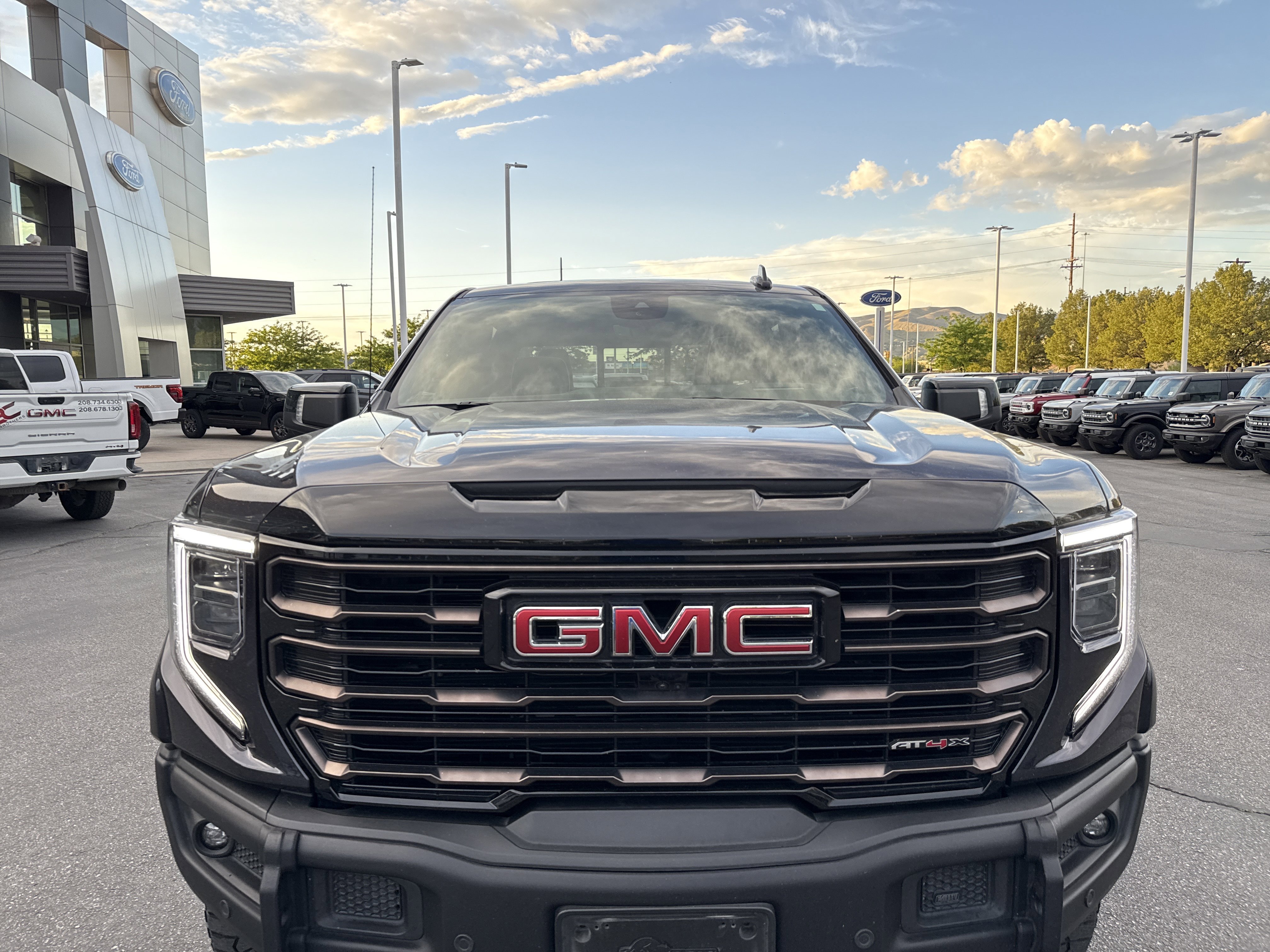 Used 2024 GMC Sierra 1500 AT4X w/ AT4X AEV Edition AWD/4WD image 8