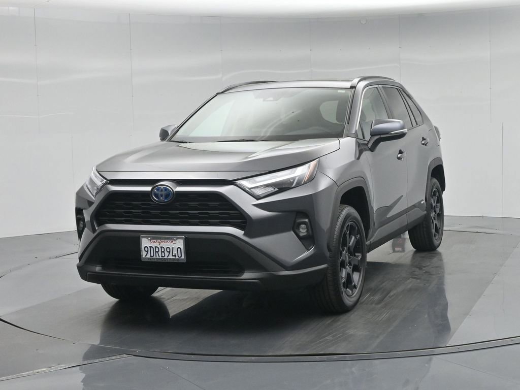 Used 2022 Toyota RAV4 XLE Premium image 27