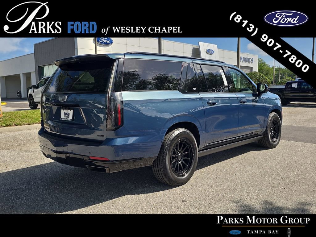 Used 2025 Cadillac Escalade ESV Sport Platinum w/ LPO, ONYX Package image 3