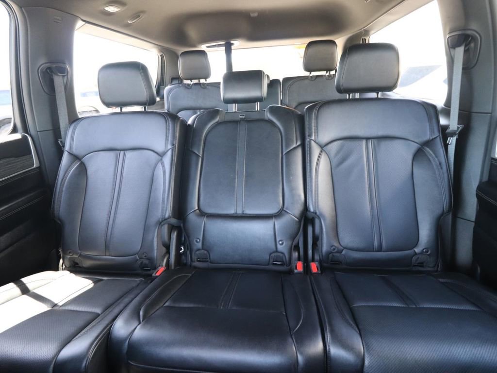 Used 2024 Jeep Wagoneer Series II w/ Flexible Seating Group AWD/4WD image 9