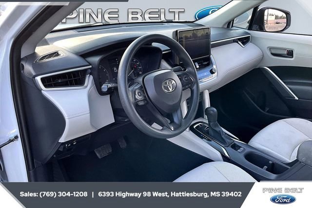 Used 2023 Toyota Corolla Cross L image 12