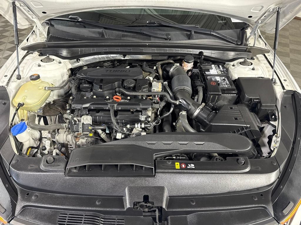 Used 2021 Kia K5 GT-Line AWD/4WD image 4