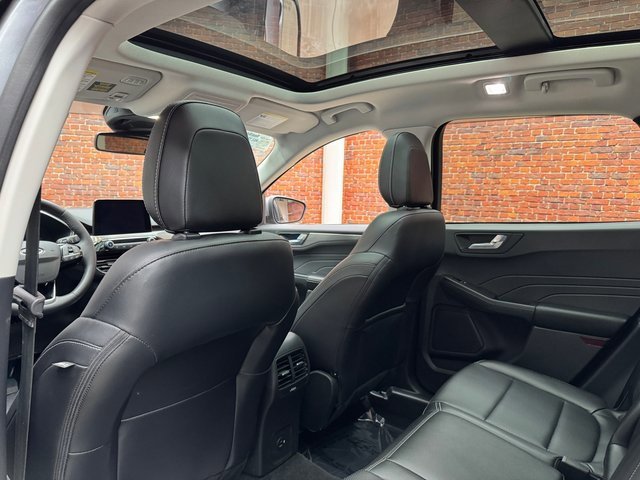 Certified 2022 Ford Escape Titanium w/ Class II Trailer Tow Package image 25