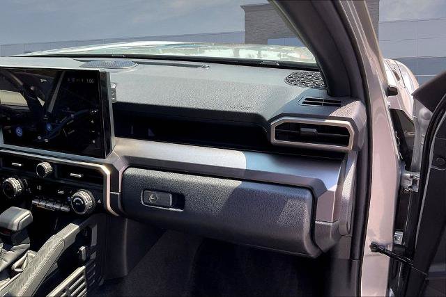 Used 2025 Toyota 4Runner TRD Off-Road Premium AWD/4WD image 26