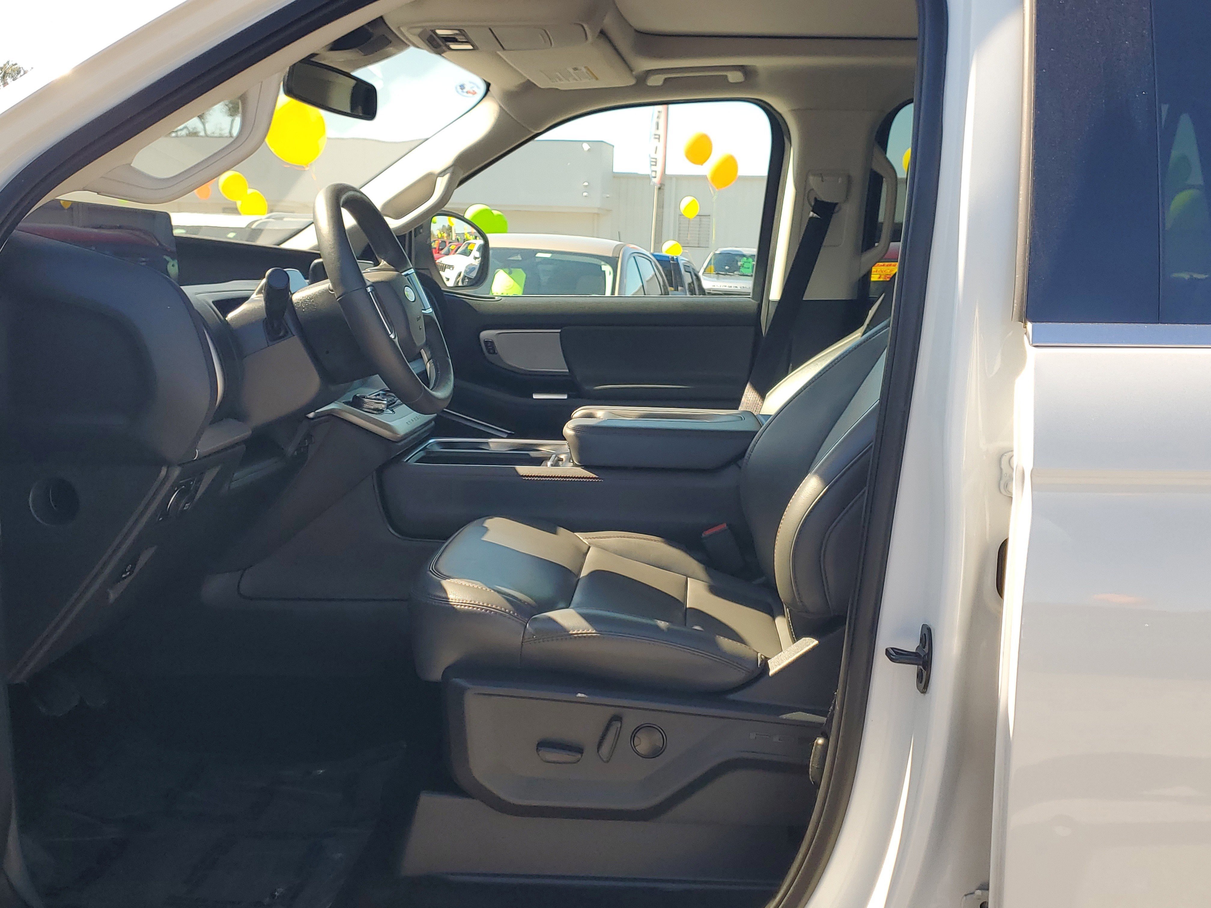 Certified 2025 Ford Expedition Active image 22