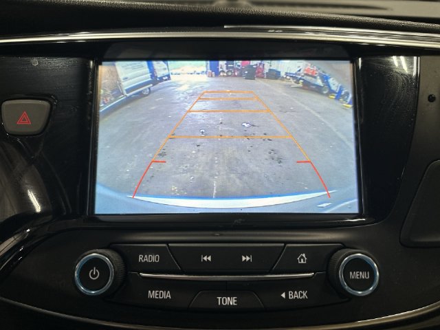 Used 2018 Buick Envision Essence FWD image 29