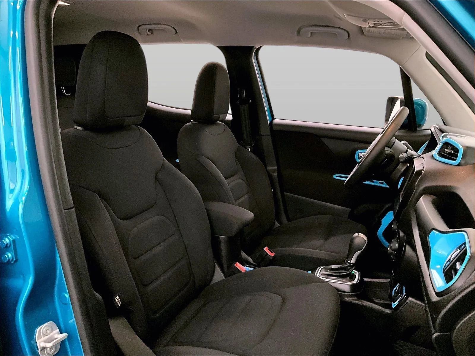 Used 2021 Jeep Renegade Latitude FWD image 7