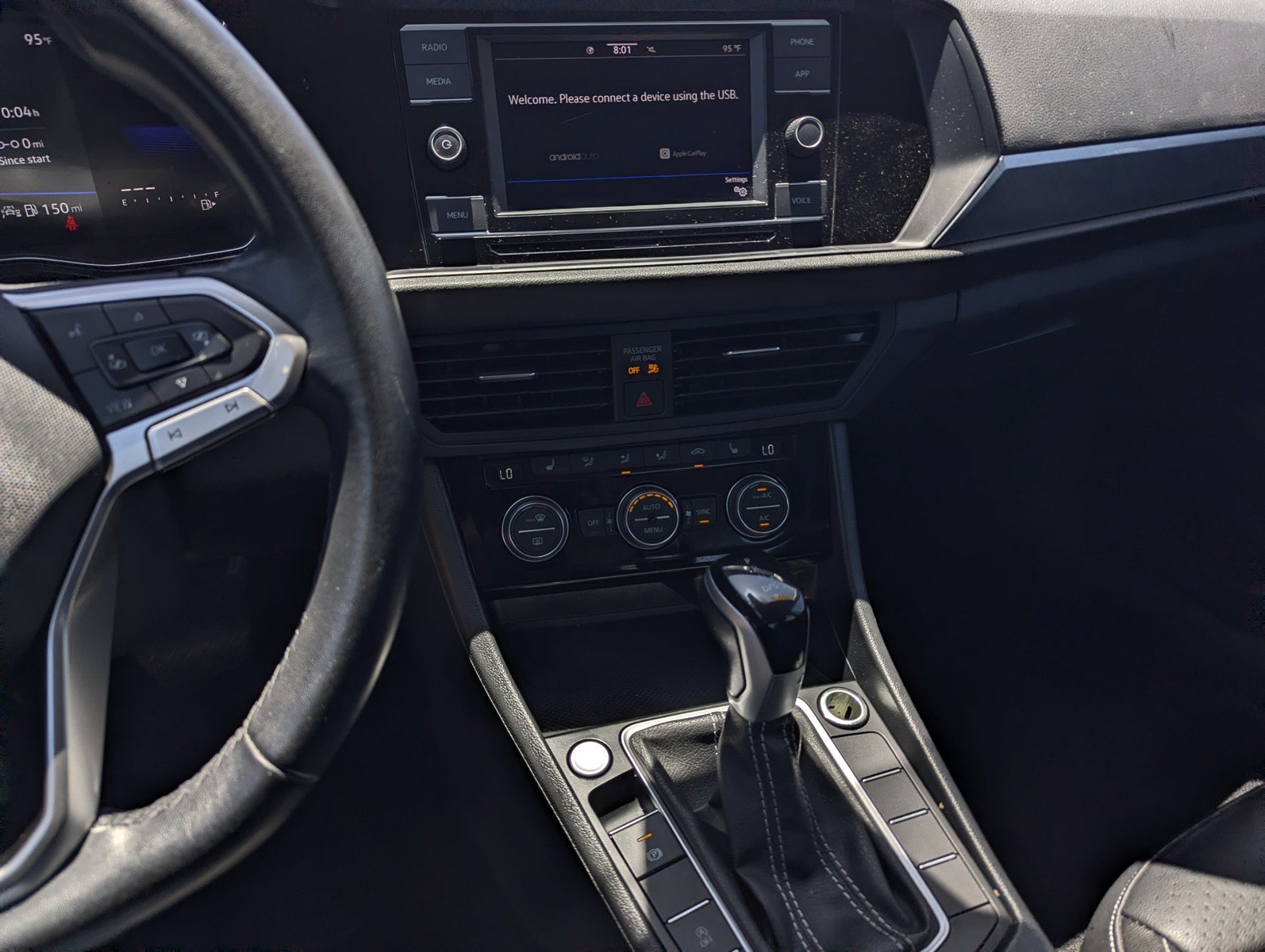 Used 2024 Volkswagen Jetta SE FWD image 10