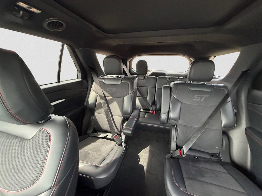 Certified 2025 Ford Explorer ST AWD/4WD image 10