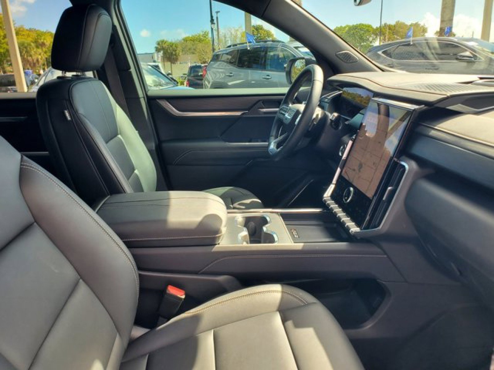 Used 2025 GMC Acadia Elevation w/ Elevation Premium Package image 37