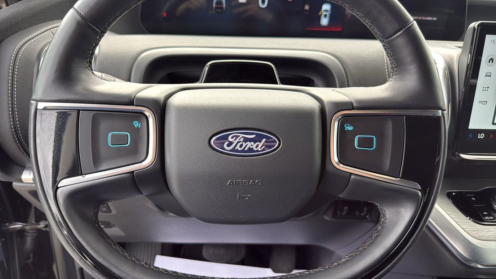 Certified 2025 Ford Expedition Platinum AWD/4WD image 15
