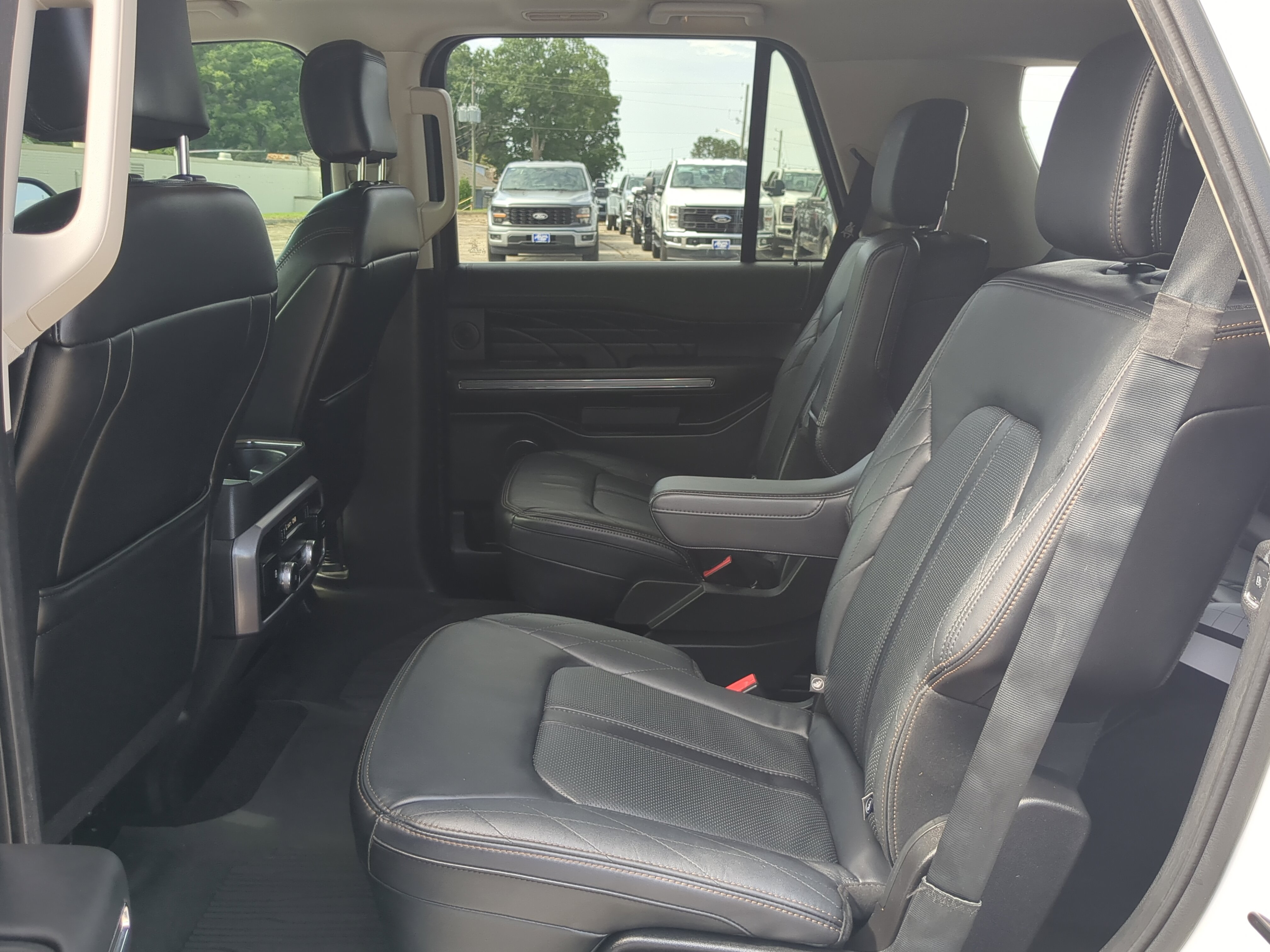 Certified 2019 Ford Expedition Platinum RWD image 12