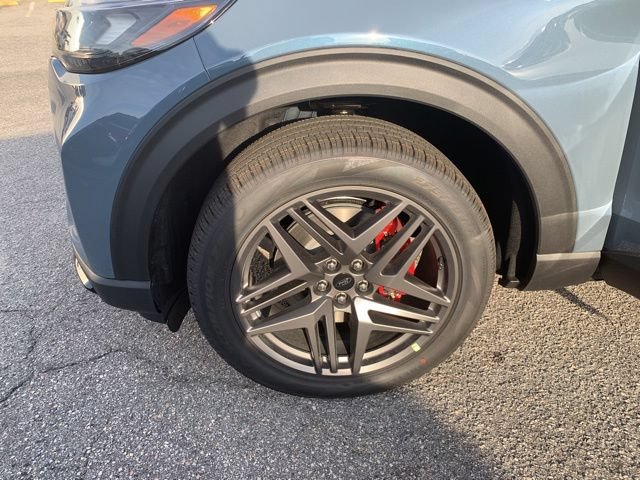 Certified 2026 Ford Explorer ST-Line w/ ST-Line Street Pack AWD/4WD image 42