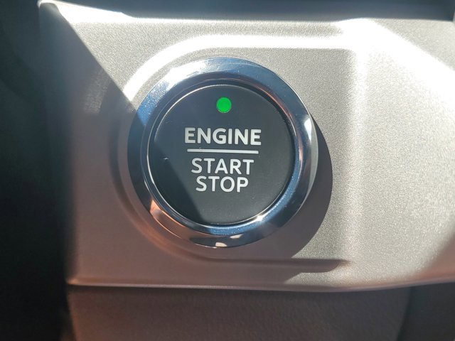 Certified 2022 Ford F150 XLT w/ Equipment Group 302A High image 30