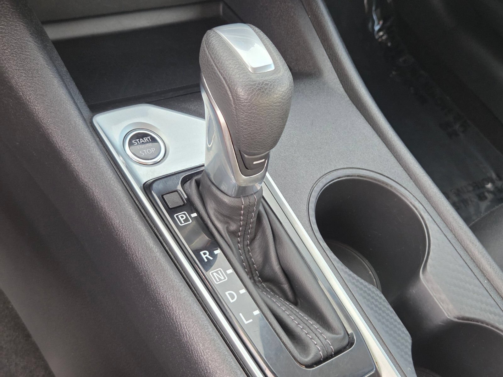 Used 2025 Nissan Altima 2.5 SV FWD image 23