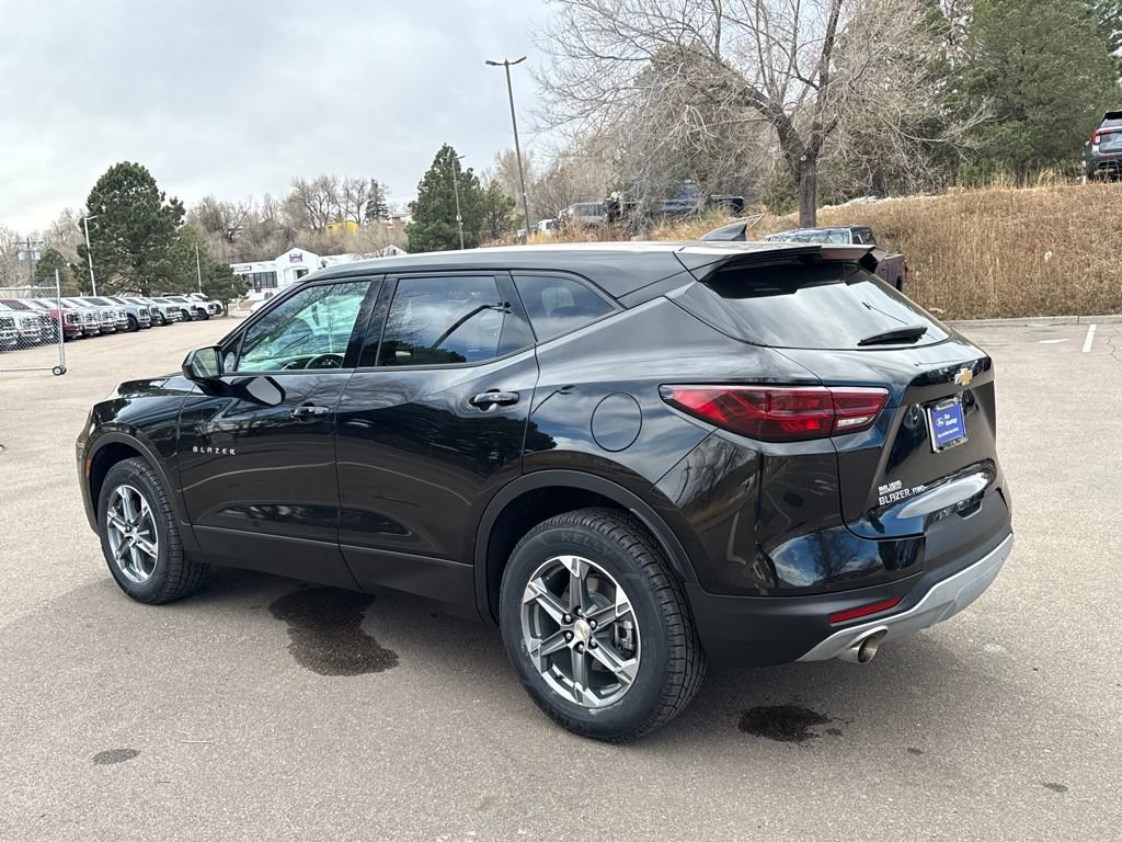 Used 2025 Chevrolet Blazer LT image 3