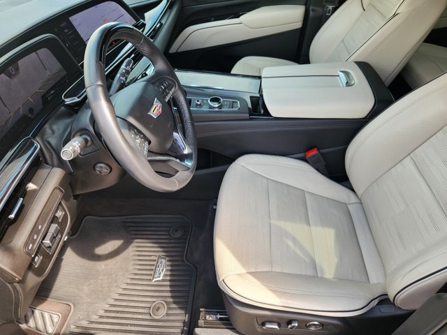 Used 2024 Cadillac Escalade Sport w/ LPO, ONYX Package RWD image 12