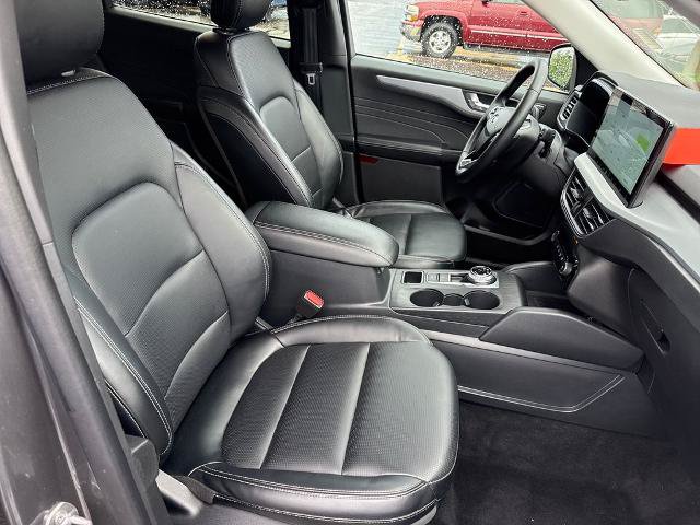 Certified 2025 Ford Escape Platinum AWD/4WD image 9
