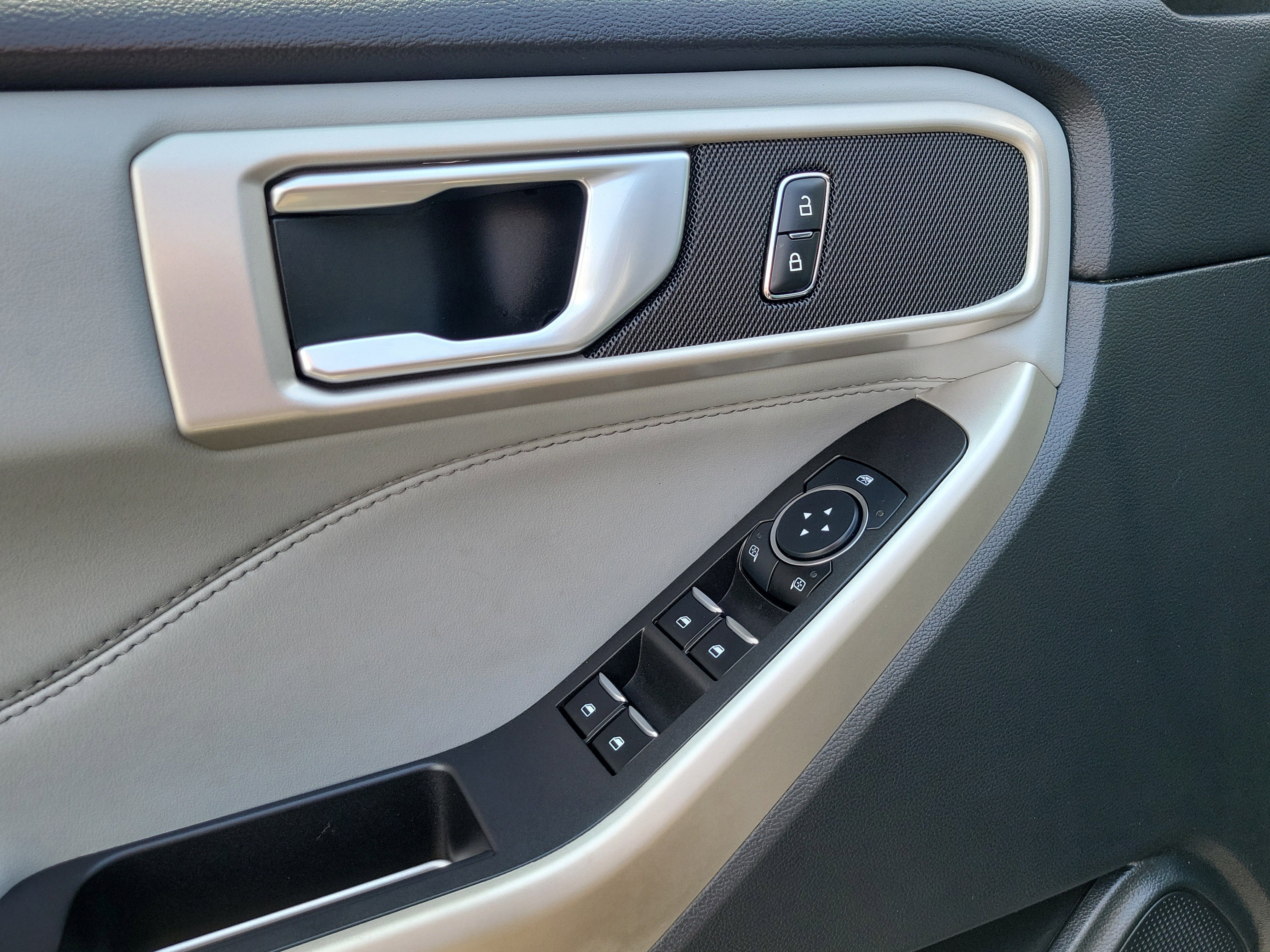 Certified 2023 Ford Explorer XLT w/ Equipment Group 202A image 22