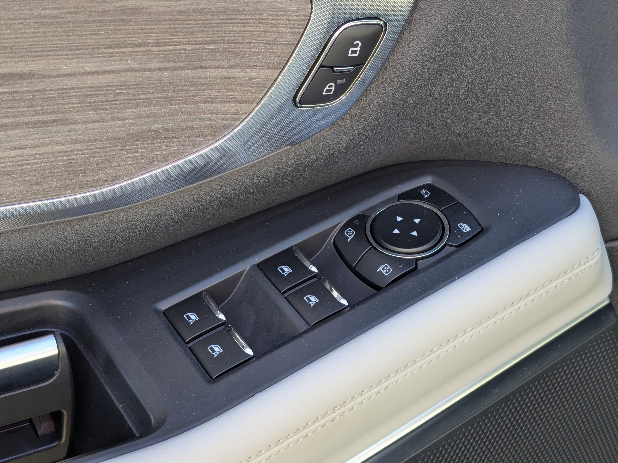 Certified 2025 Ford Expedition Platinum w/ Platinum Ultimate Package image 13