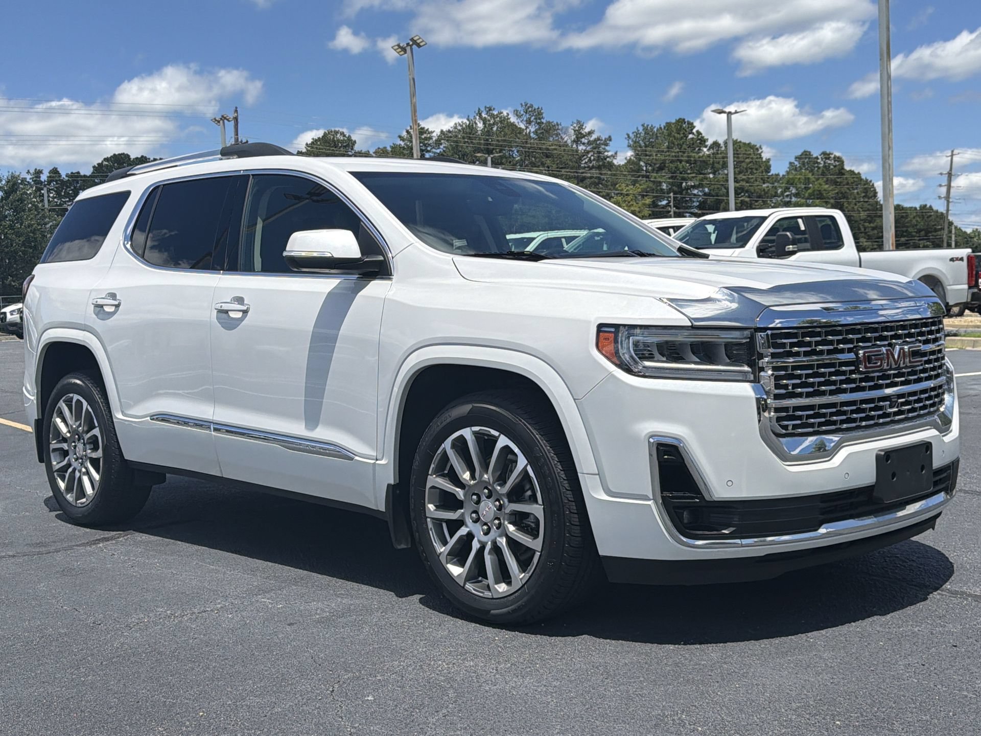 Used 2023 GMC Acadia Denali w/ Denali Technology Package AWD/4WD image 8