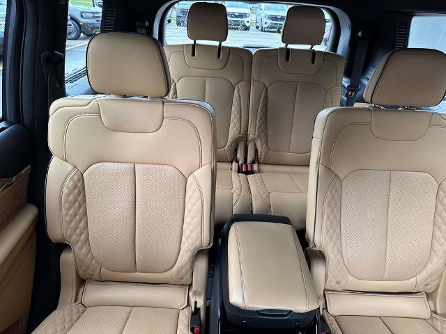 Used 2025 Jeep Grand Cherokee L Summit AWD/4WD image 8