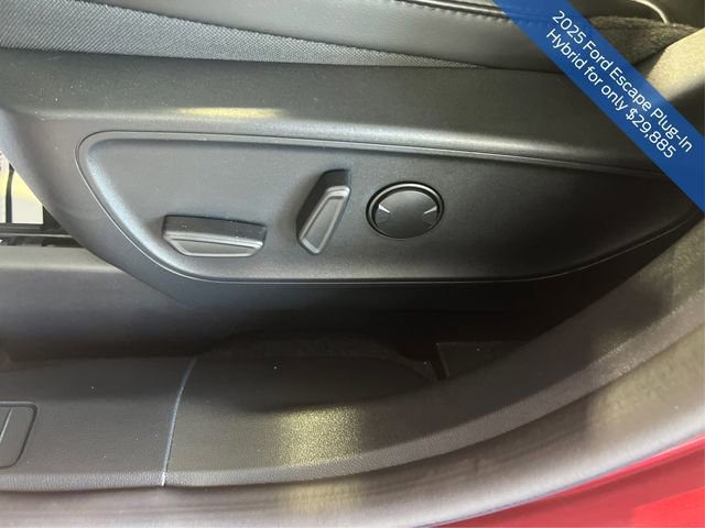 Certified 2025 Ford Escape SE image 17
